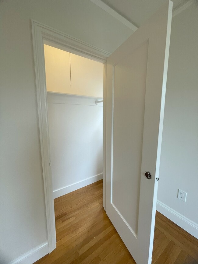 Building Photo - 2717 34th Ave