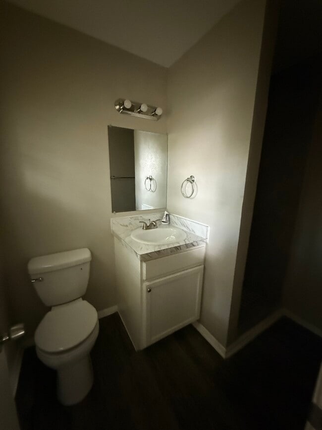 Building Photo - 9560 Crestshire Dr