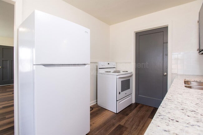 Building Photo - 1301 E Mount Vernon St