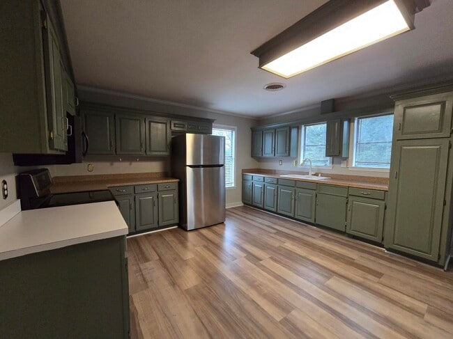 Building Photo - 2370 Wedgefield Rd