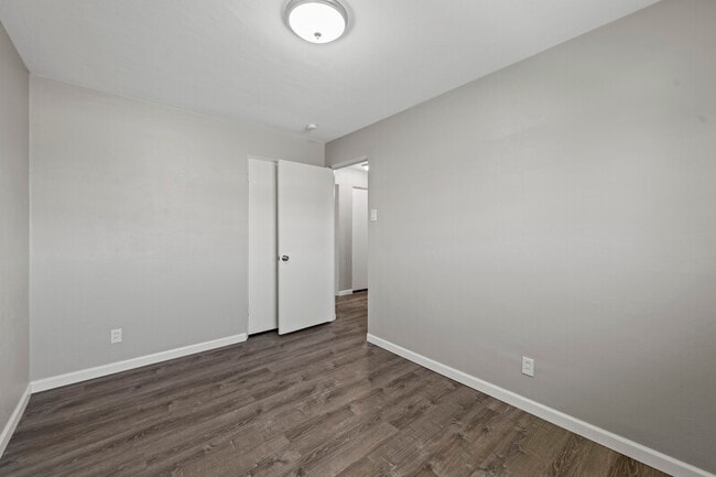 Building Photo - 3892 Brittany Cir