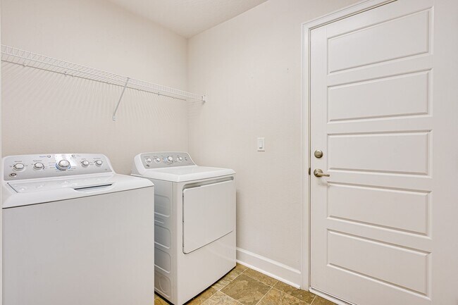 Building Photo - Beautiful 4-Bedroom Home in Palm Coast – B...