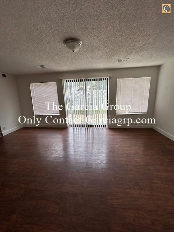 Building Photo - 17050 SE Gurnee Ave