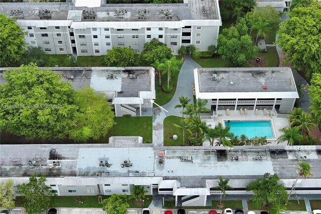 Building Photo - 17255 SW 95th Ave