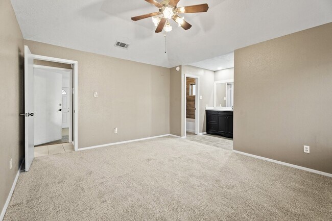 Building Photo - 3877 Pecan Cir