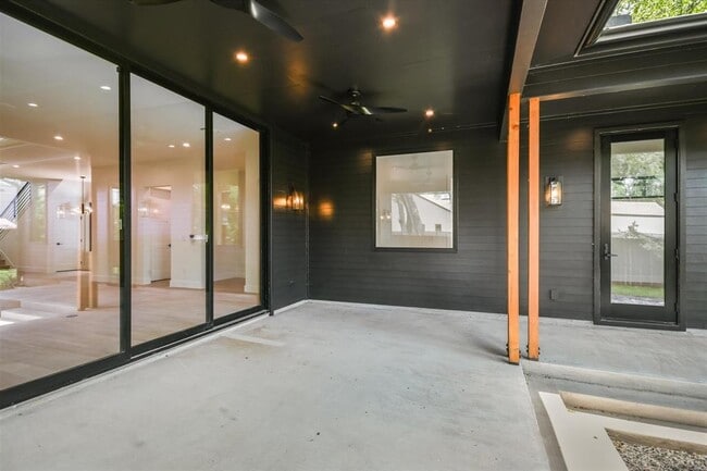 Building Photo - 4515 Jinx Ave