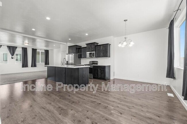 Building Photo - 407 S Meadow Garden Rd