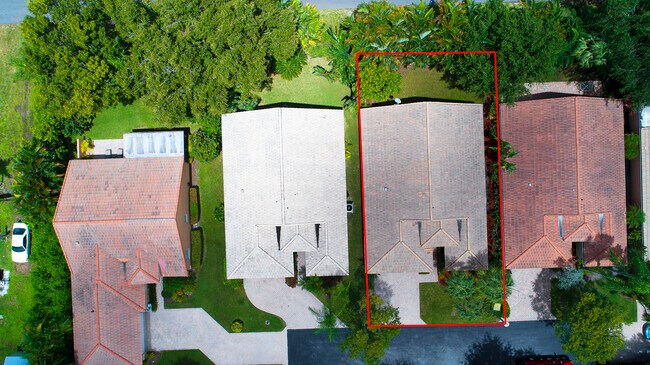 Building Photo - 13255 Royale Sabal Ct