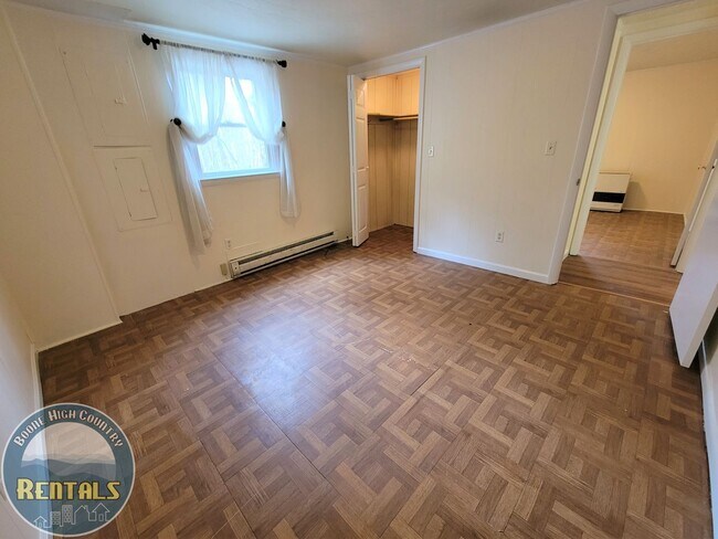 Building Photo - 316 Carl Giles Rd