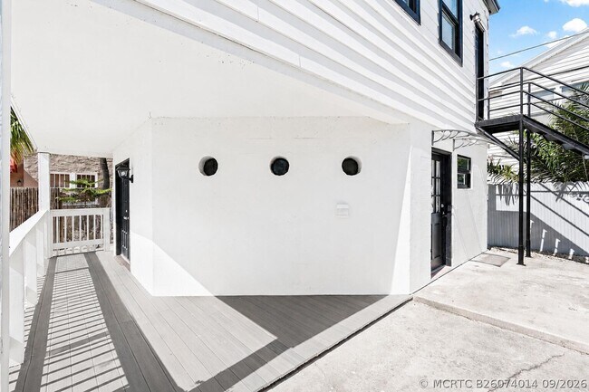 Building Photo - 3709 S Olive Ave