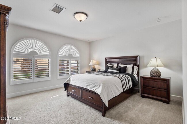 Building Photo - 10626 N Indian Wells Dr