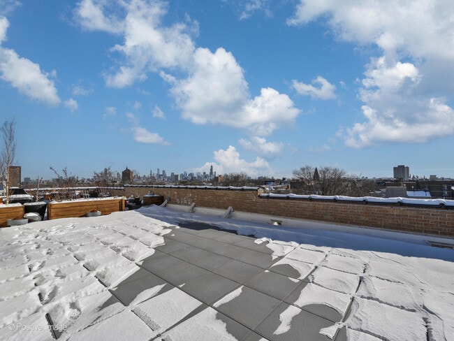 Building Photo - 2225 W Wabansia Ave