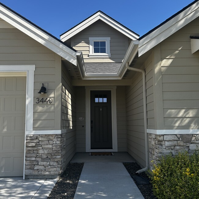 Building Photo - 3440 E Girdner Dr