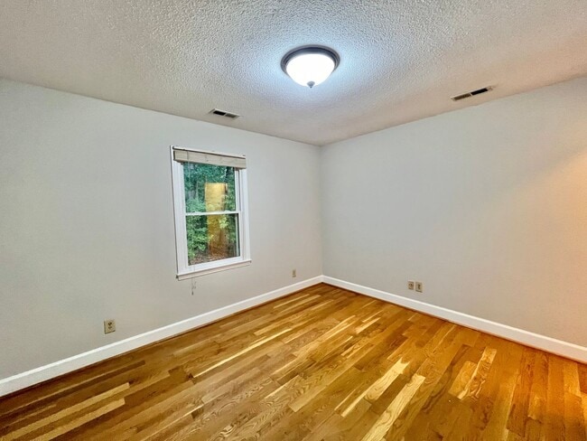 Building Photo - Newly Renovated 3BD, 2.5BA North Raleigh Home on a Private Lot in a Prime Location Near Shopping,...