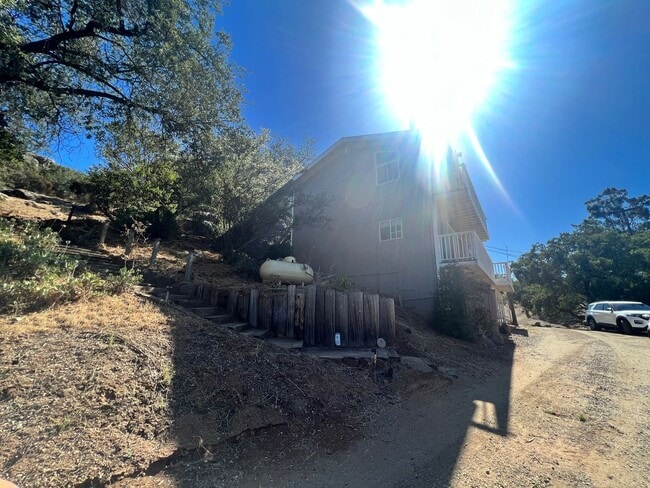 Building Photo - Stunning 3BR/3BA + Loft Home | 1,920 SqFt ...