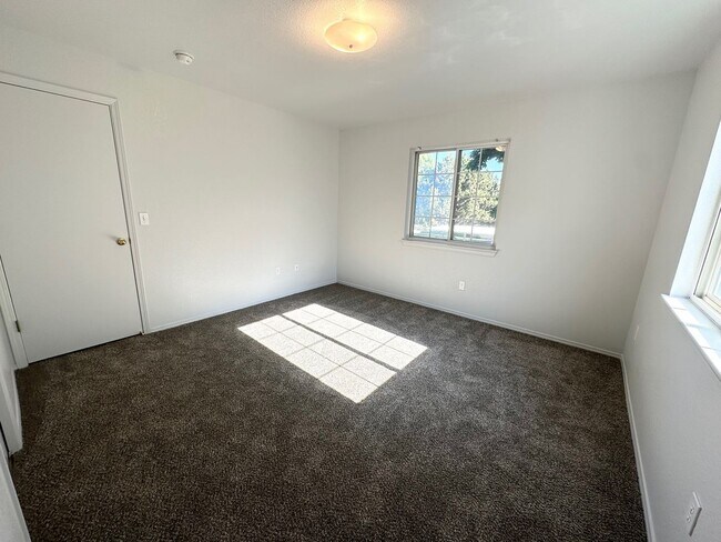 Building Photo - Affordable living at The Westside Apartments!
