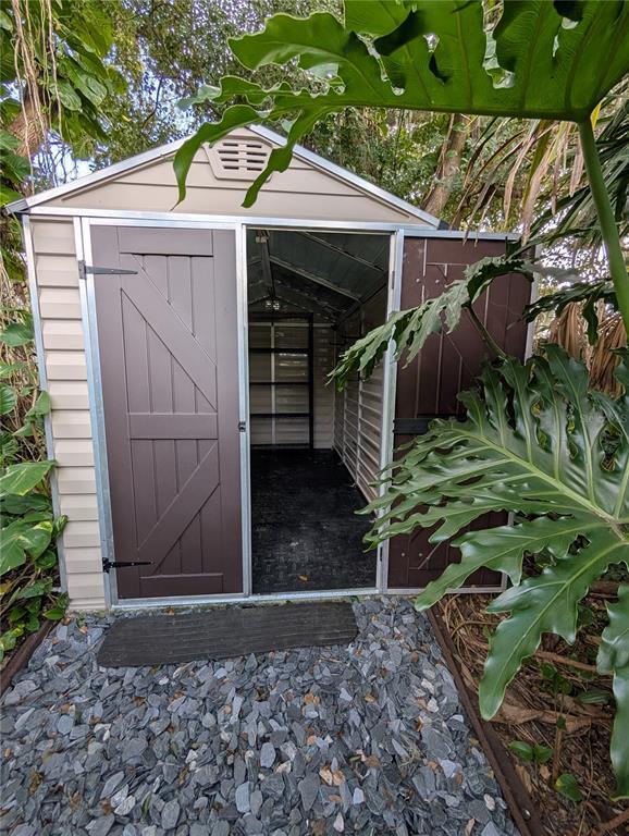 Building Photo - 1117 Lakemont Dr