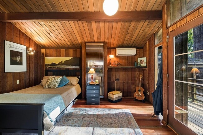 Building Photo - 22000 Timber Cove Rd