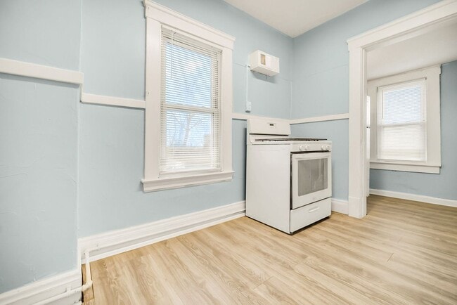 Building Photo - 1141 E 148th St