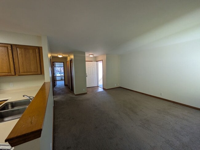 Building Photo - 2 Bedroom Condo in Cordata Neighborhood near WCC