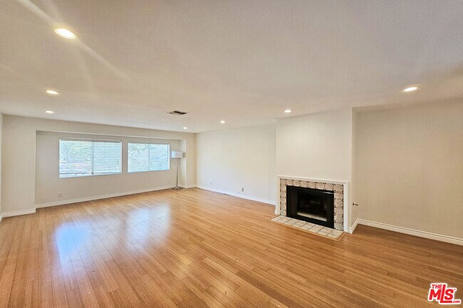 Building Photo - 1454 E Orange Grove Blvd