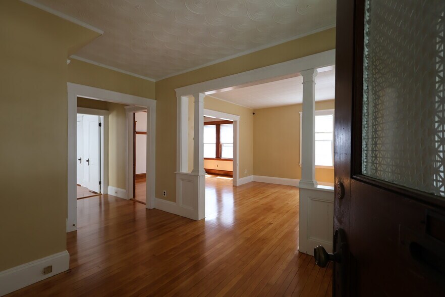 Primary Photo - 39 Trowbridge St