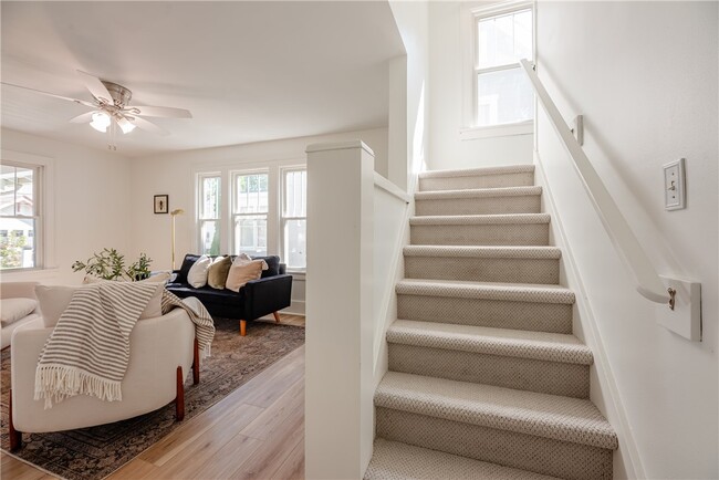 Building Photo - 116 W Spruce St