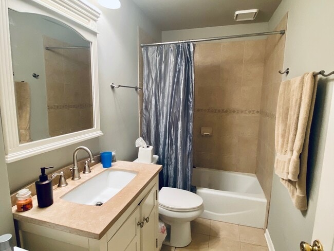 Building Photo - 21 N Julian St