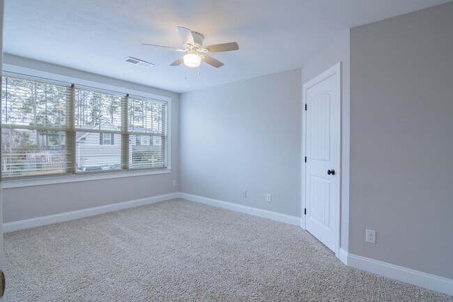 Building Photo - Perfect Family Home with Fenced Yard