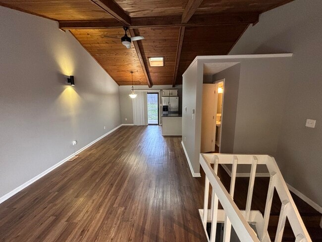 Building Photo - 575 El Paseo Pl