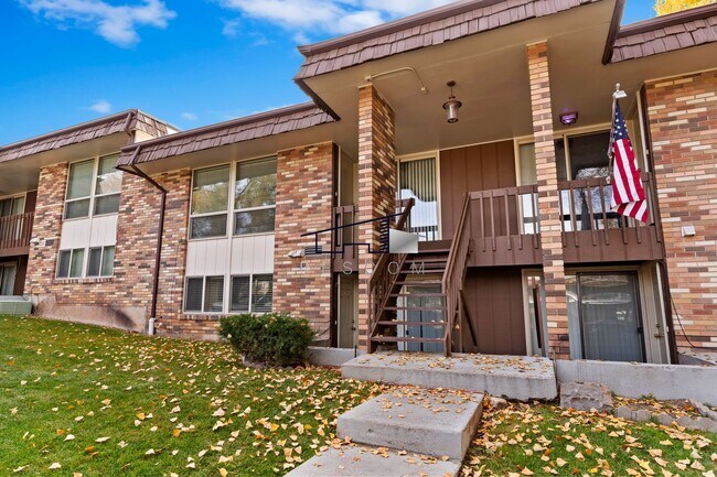 Building Photo - 350 E