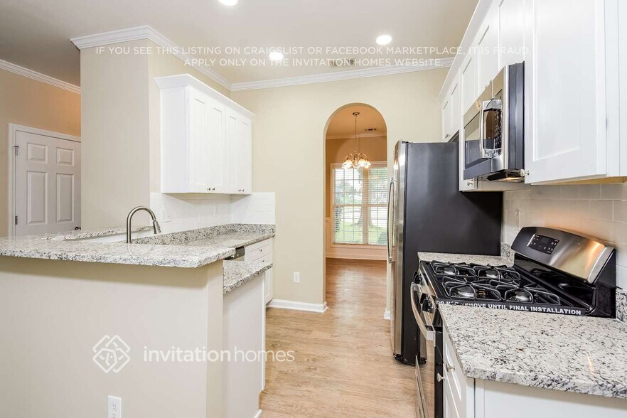 Building Photo - 595 Regal Lady Ct
