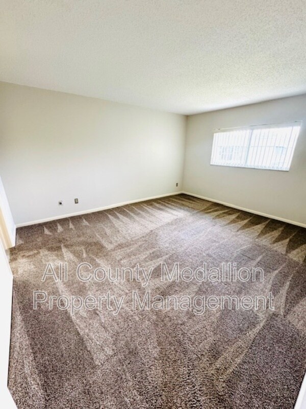 Building Photo - 6731 Winkler Rd