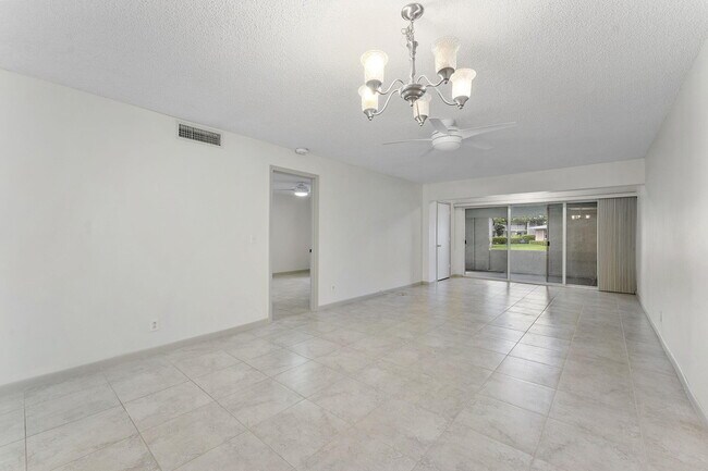 Building Photo - 1521 NW 18th Ave