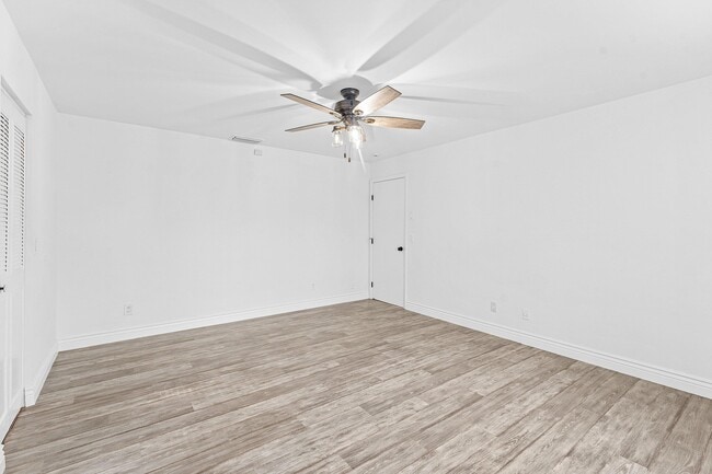 Building Photo - 125 Raintree Trail