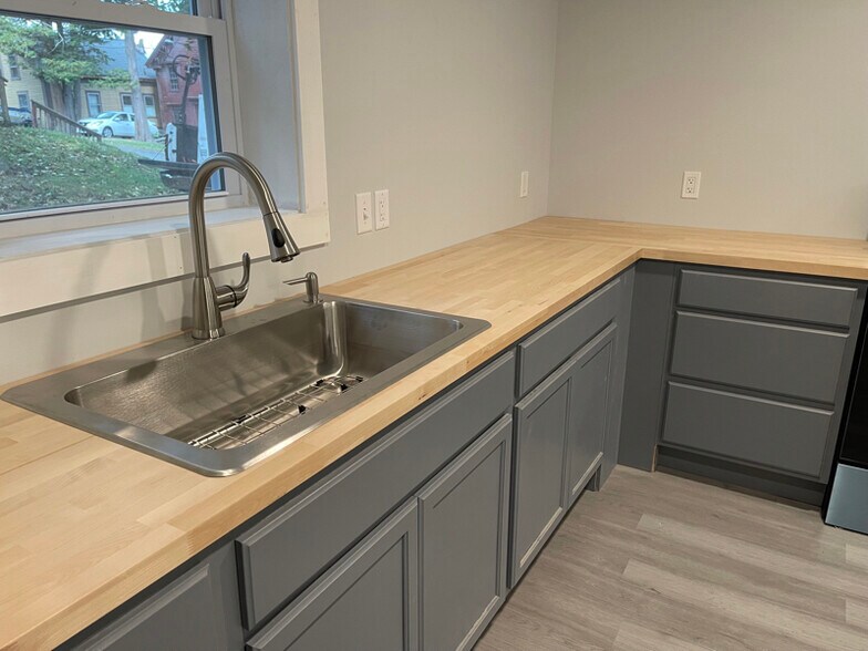 Building Photo - 25 High St