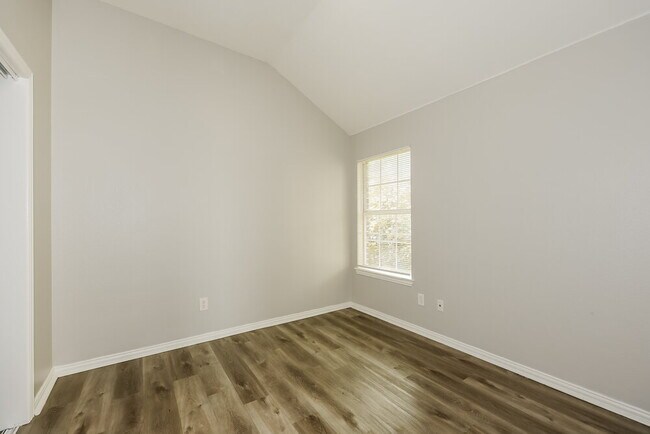 Building Photo - 5117 Foard St