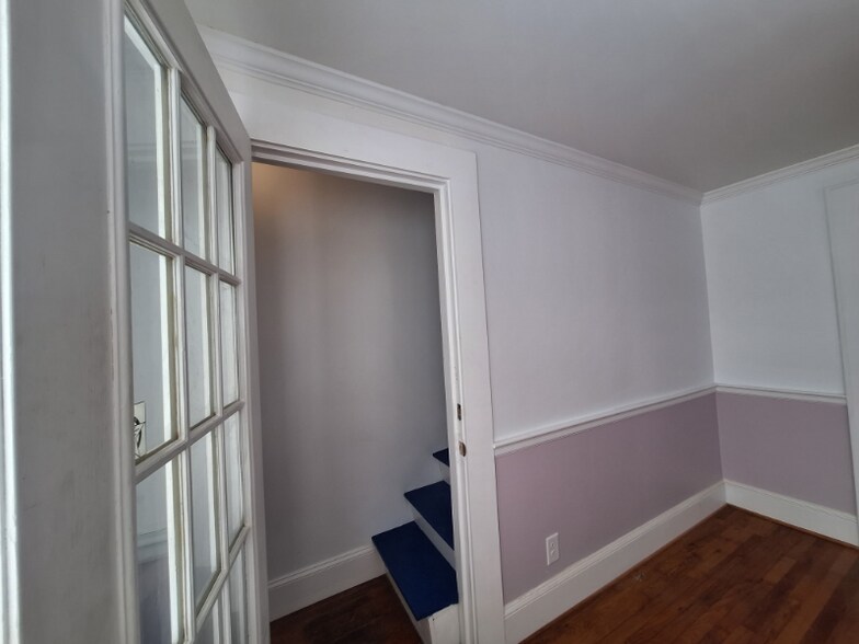 Building Photo - 3811 Walker Ave