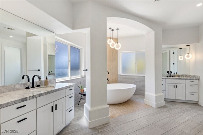 Building Photo - 7271 Loma Alta Cir