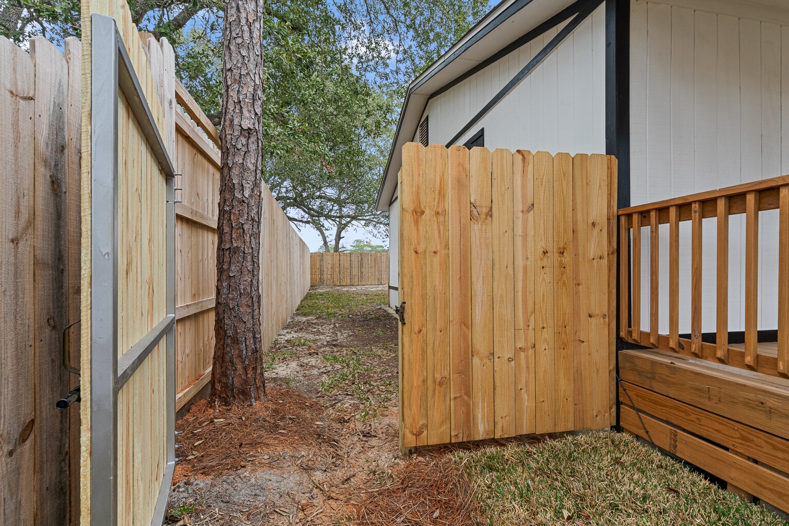 Building Photo - 5968 Capitol Dr