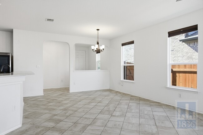 Building Photo - 408 Lynwood Gold Wy