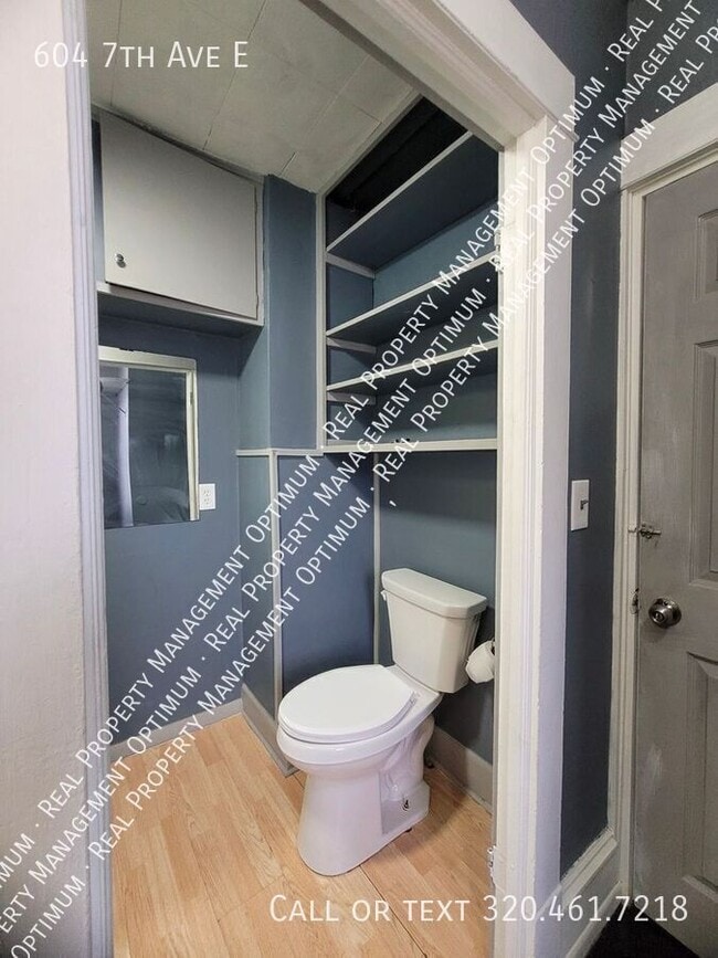 Building Photo - 604 7th Ave E