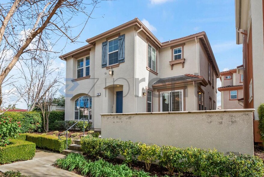 Building Photo - 328 Selby Lane