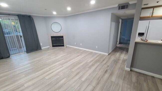 Building Photo - 1019 Dornajo Way