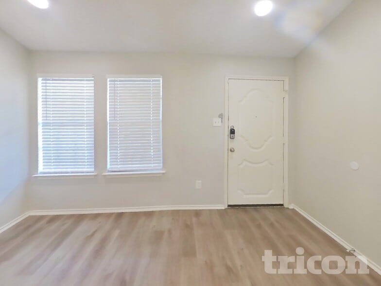 Building Photo - 14605 Otoe Dr