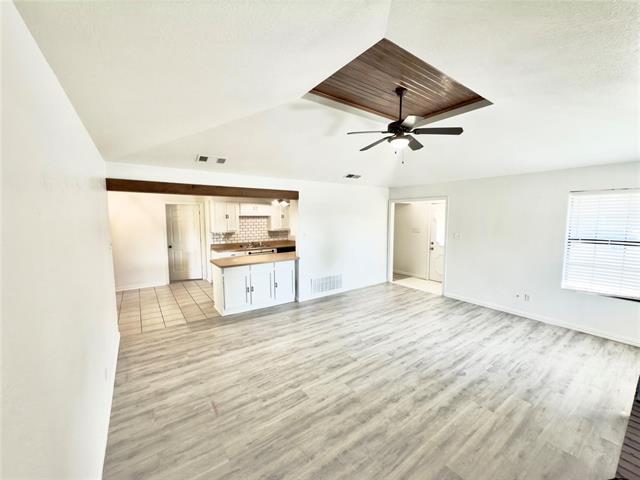 Building Photo - 1615 Fairfield Cir