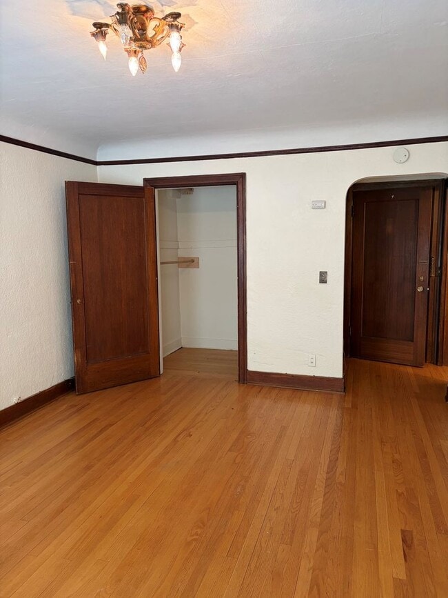 Interior Photo - Republican