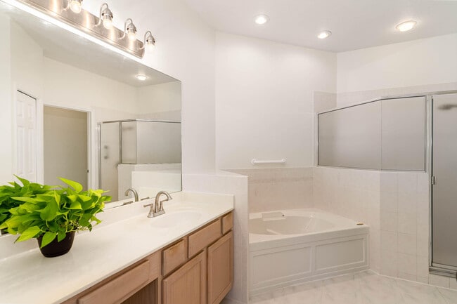 Building Photo - 107 Mar Brisa Ct