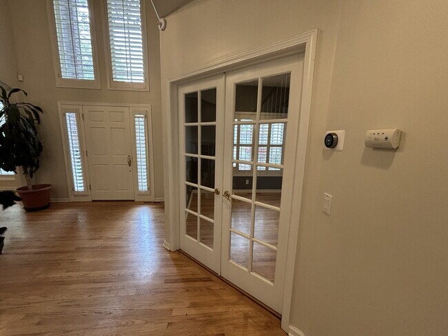 Building Photo - Amazing home in desirable Placerville neighborhood!