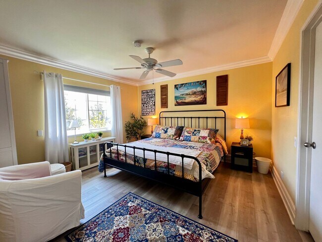 Building Photo - LAKE ACCESS!! Beautiful 4 bedroom 2 bath H...